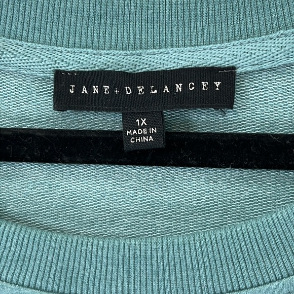 Jane + Delancey Embroidered Pullover Top / Sweatshirt Size 1X Aqua Like New - Picture 2 of 10